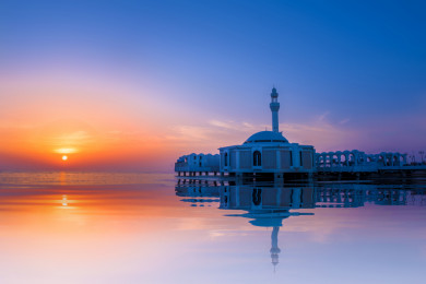 مسجد الرحمة العائم على البحر ، معالم جدة في المملكة العربية السعودية ، معالم سياحية ، مناظر طبيعية ، جمال السعودية